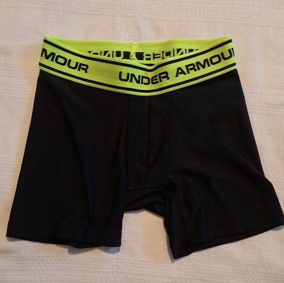 Under Armour boys size XS under shorts - Picture 1 of 3